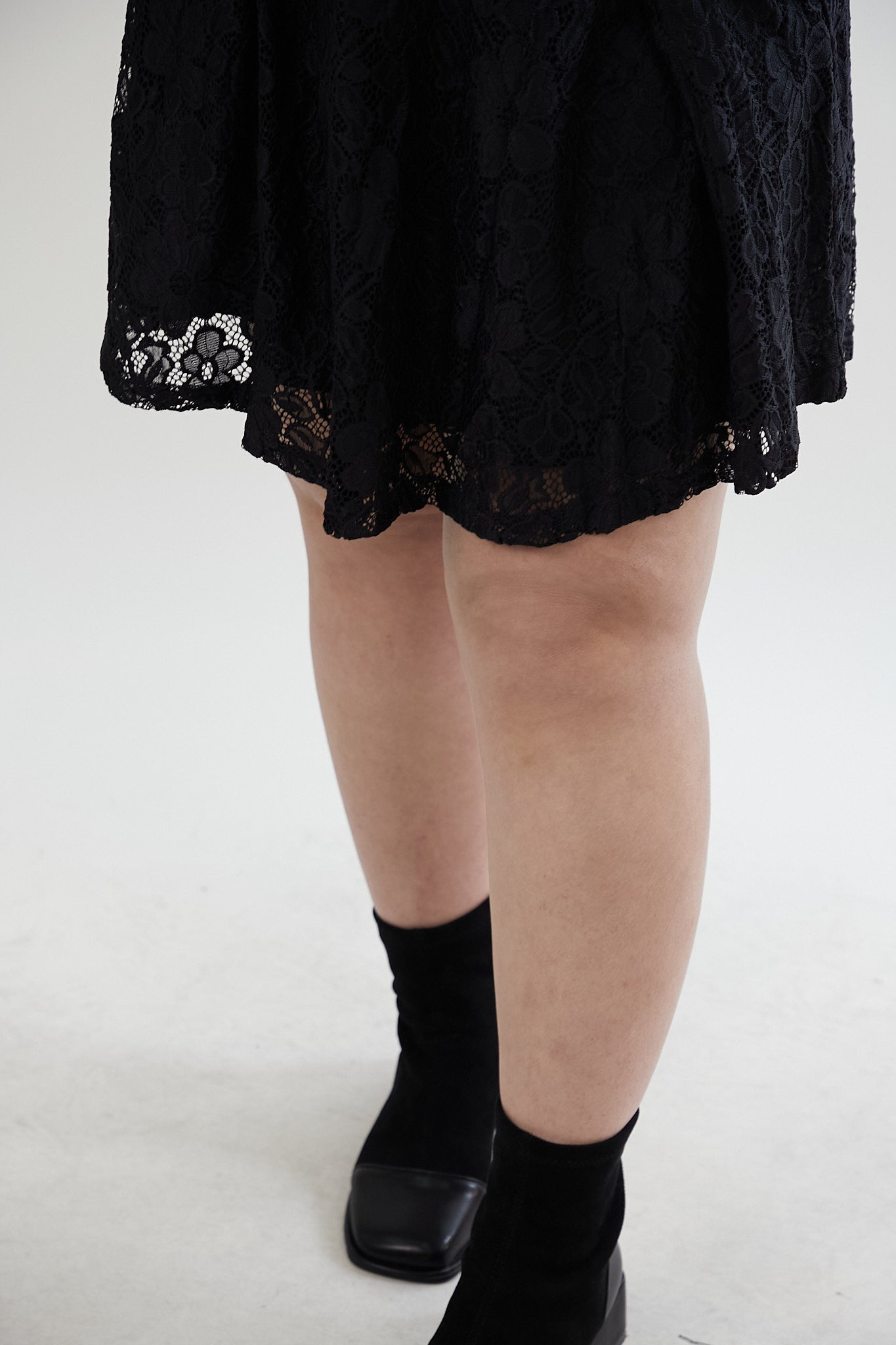 黑色旗袍領蕾絲連身裙