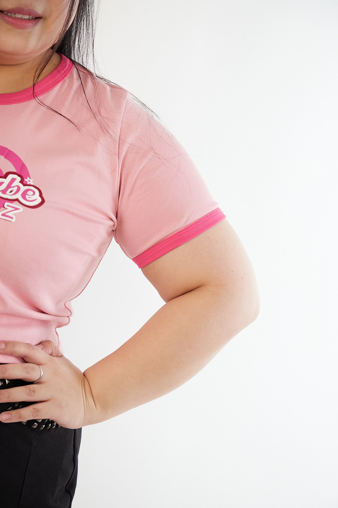 粉紅色心心圖案爆乳薄身短裝T恤