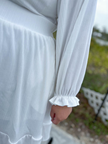 白色垂感坑紋連身裙