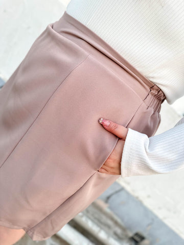 藕粉色簡約側開叉裙褲
